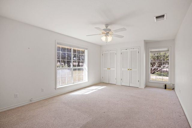 111 N Cloud Dr, Kerrville, TX 78028