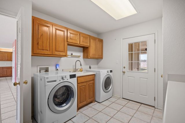 111 N Cloud Dr, Kerrville, TX 78028