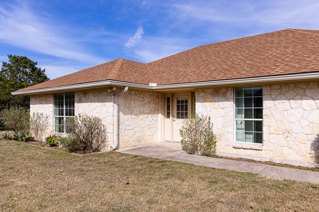 111 N Cloud Dr, Kerrville, TX 78028