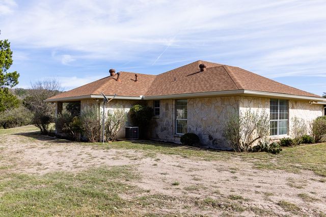 111 N Cloud Dr, Kerrville, TX 78028