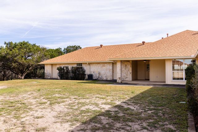 111 N Cloud Dr, Kerrville, TX 78028