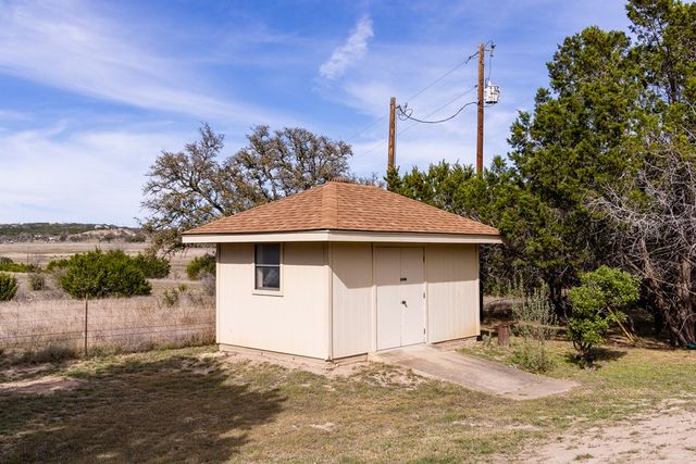 111 N Cloud Dr, Kerrville, TX 78028