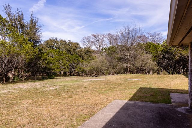 111 N Cloud Dr, Kerrville, TX 78028