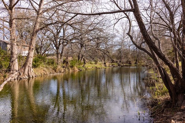 111 N Cloud Dr, Kerrville, TX 78028