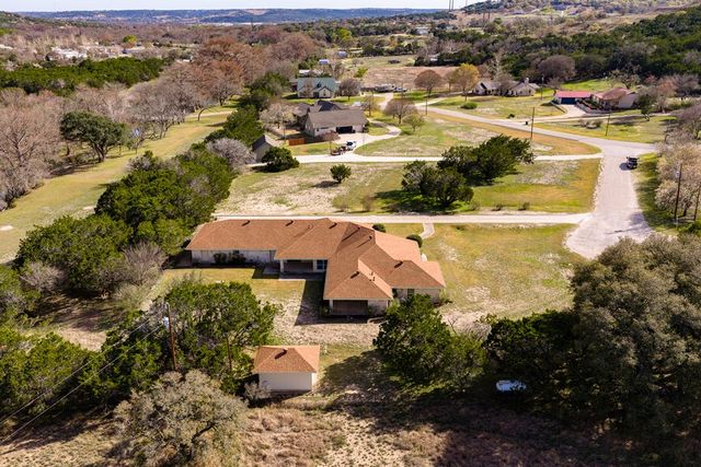 111 N Cloud Dr, Kerrville, TX 78028