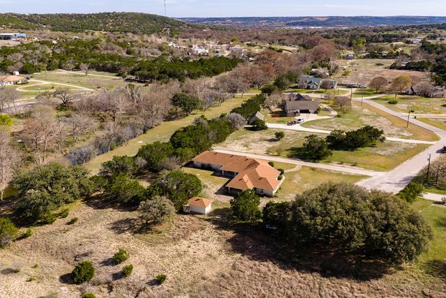 111 N Cloud Dr, Kerrville, TX 78028