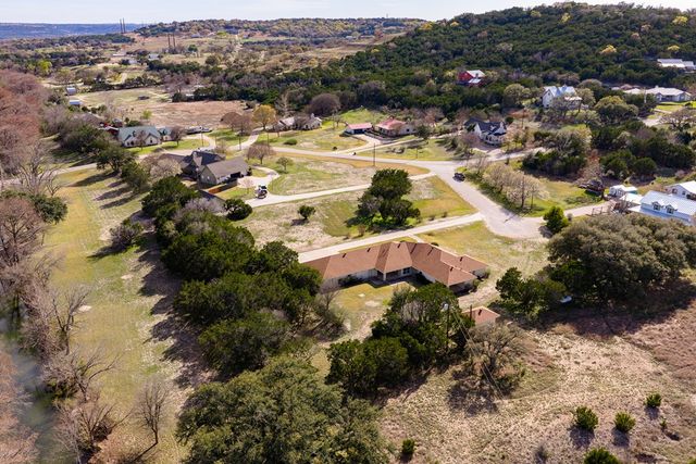 111 N Cloud Dr, Kerrville, TX 78028