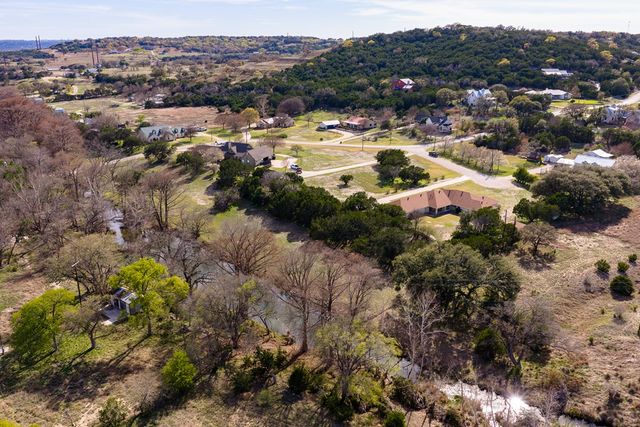 111 N Cloud Dr, Kerrville, TX 78028