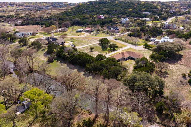 111 N Cloud Dr, Kerrville, TX 78028