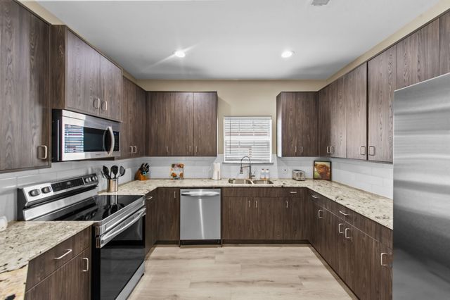 613 W Elm Street, Denison, TX 75020