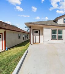 613 W Elm Street, Denison, TX 75020