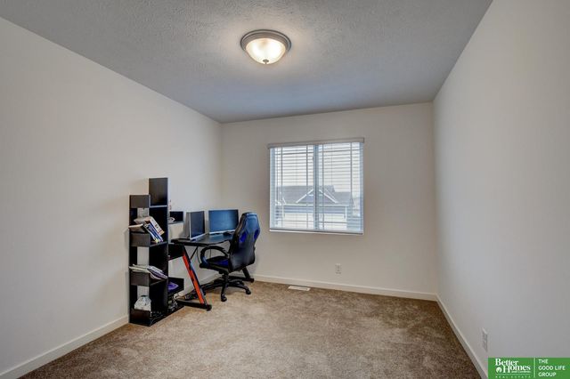 16929 Nebraska Avenue, Omaha, NE 68116