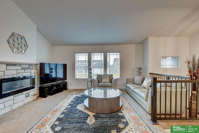 16929 Nebraska Avenue, Omaha, NE 68116