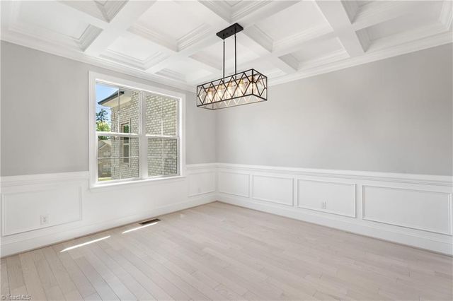 5477 Meadowlark Court, Winston-salem, NC 27106