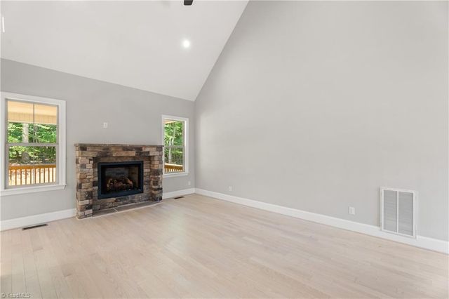 5477 Meadowlark Court, Winston-salem, NC 27106