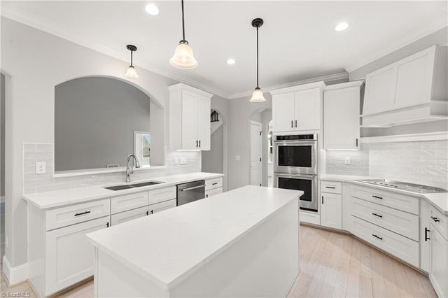 5477 Meadowlark Court, Winston-salem, NC 27106