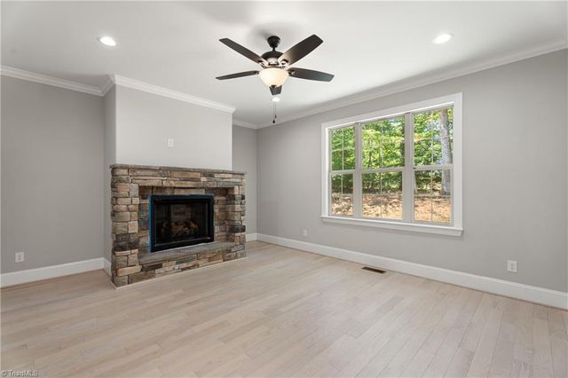 5477 Meadowlark Court, Winston-salem, NC 27106