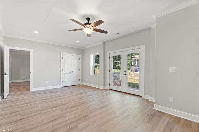 5477 Meadowlark Court, Winston-salem, NC 27106