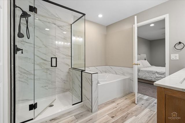 126 Bay Drive 126, Itasca, IL 60143