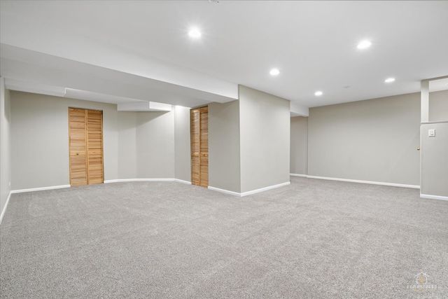 126 Bay Drive 126, Itasca, IL 60143