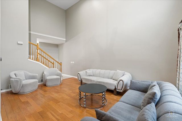 126 Bay Drive 126, Itasca, IL 60143