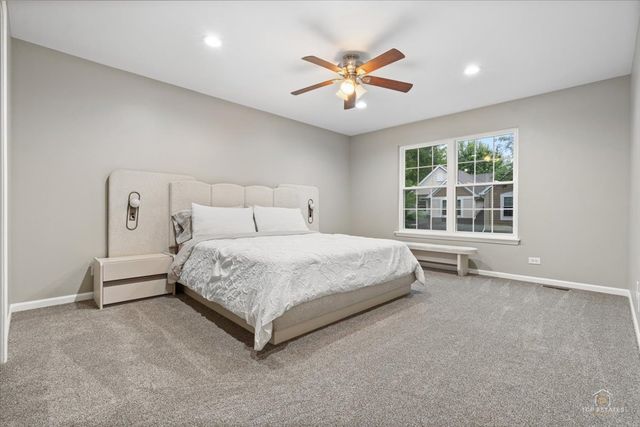 126 Bay Drive 126, Itasca, IL 60143