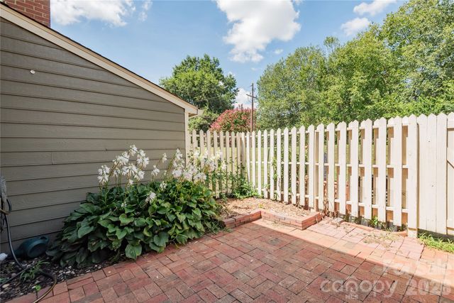 2744 Von Thuringer Court, Charlotte, NC 28210