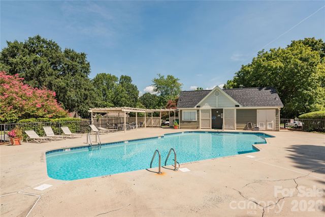 2744 Von Thuringer Court, Charlotte, NC 28210