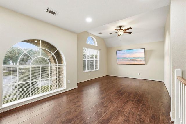 9807 N Villa Drive, Houston, TX 77064