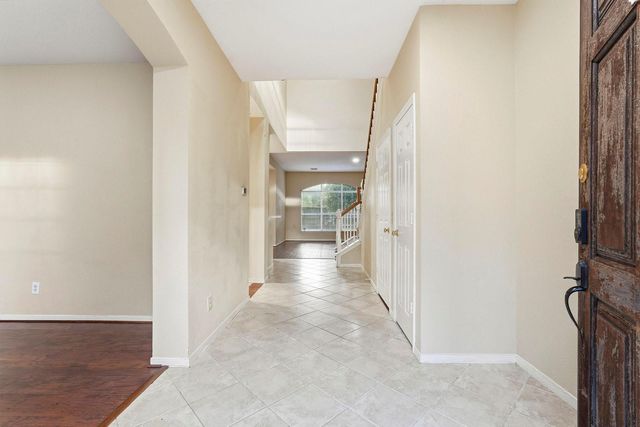 9807 N Villa Drive, Houston, TX 77064