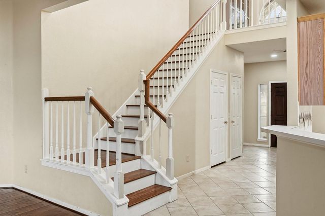 9807 N Villa Drive, Houston, TX 77064