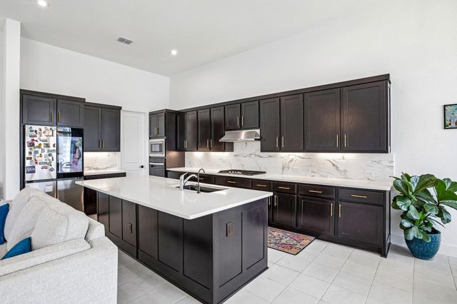 5000 Olimpico WAY, Leander, TX 78641