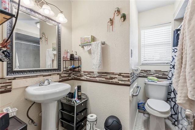 2124 Hawk Avenue, Mcallen, TX 78504