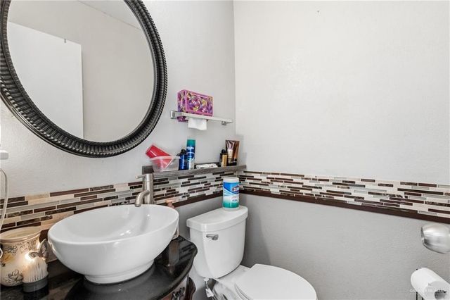 2124 Hawk Avenue, Mcallen, TX 78504