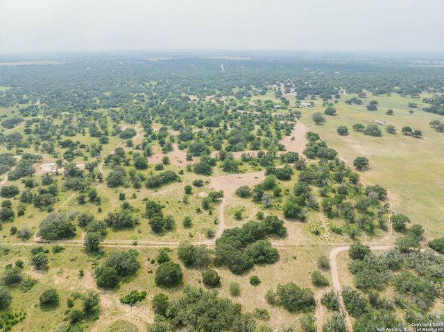 445 Private Road 7822, Natalia, TX 78059