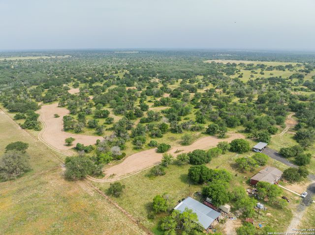 445 Private Road 7822, Natalia, TX 78059