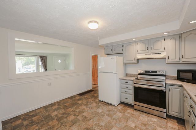 328 S Mammoth Road, Manchester, NH 03109
