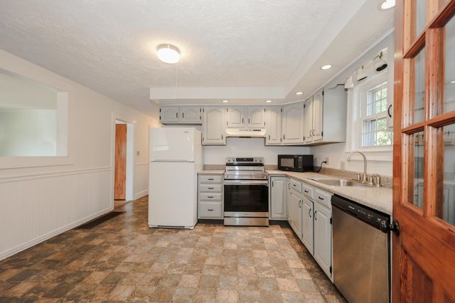 328 S Mammoth Road, Manchester, NH 03109