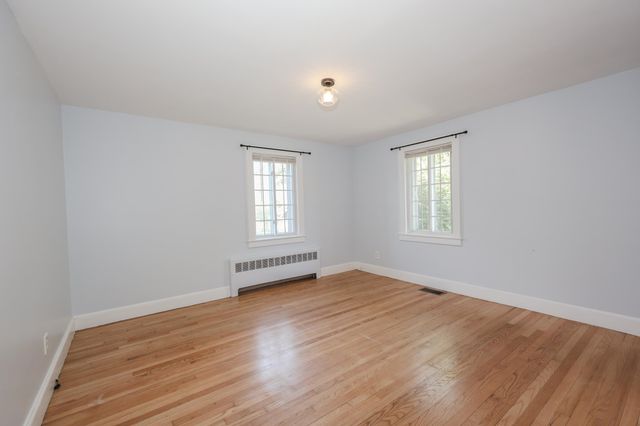 328 S Mammoth Road, Manchester, NH 03109