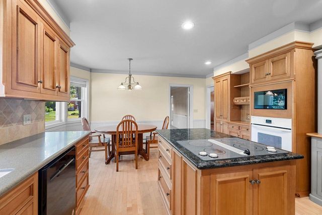 180 ROSEMONT DRIVE, Green Bay, WI 54301