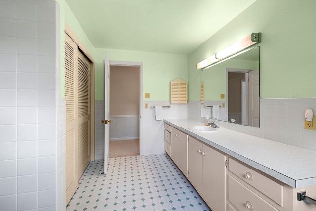 180 ROSEMONT DRIVE, Green Bay, WI 54301