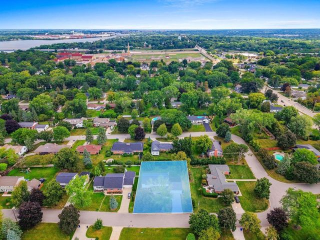 180 ROSEMONT DRIVE, Green Bay, WI 54301