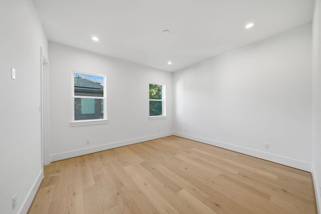 1322 Lawrence Street, Houston, TX 77008