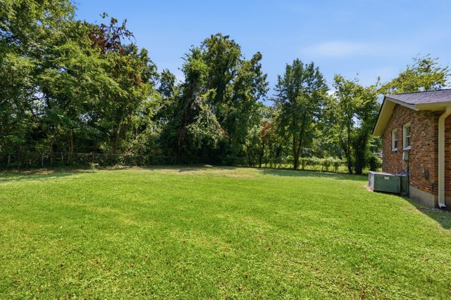 3218 Moorewood Dr, Nashville, TN 37207