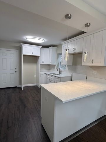 6525 S Fairfield Avenue, Chicago, IL 60629