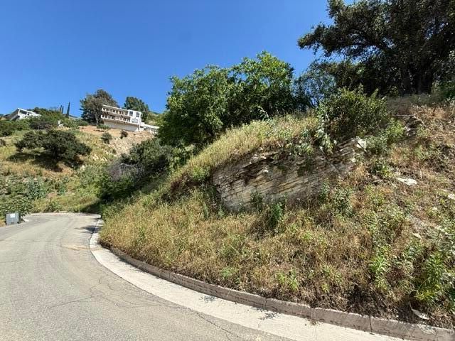 3810 Knobhill Drive, Sherman Oaks, CA 91423