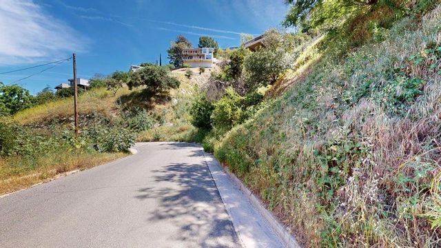 3810 Knobhill Drive, Sherman Oaks, CA 91423