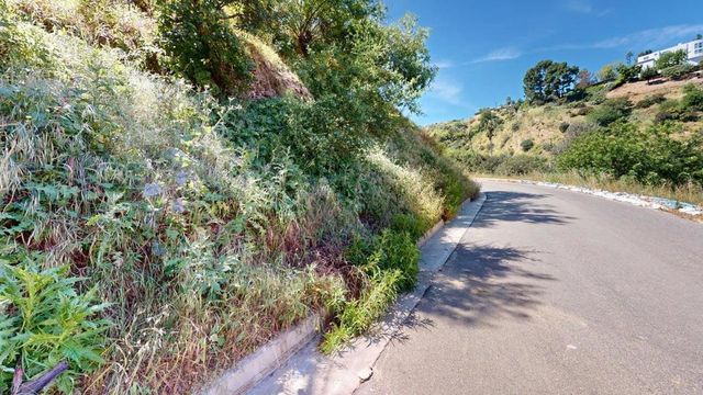 3810 Knobhill Drive, Sherman Oaks, CA 91423