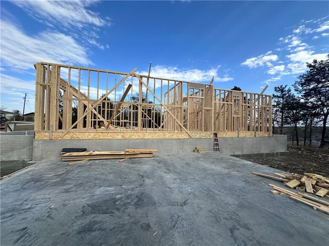 250 Crown Road, Diamond City, AR 72630