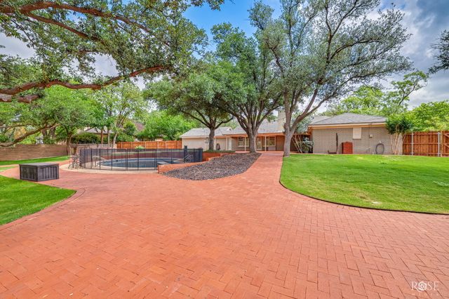2305 Douglas Drive, San Angelo, TX 76904